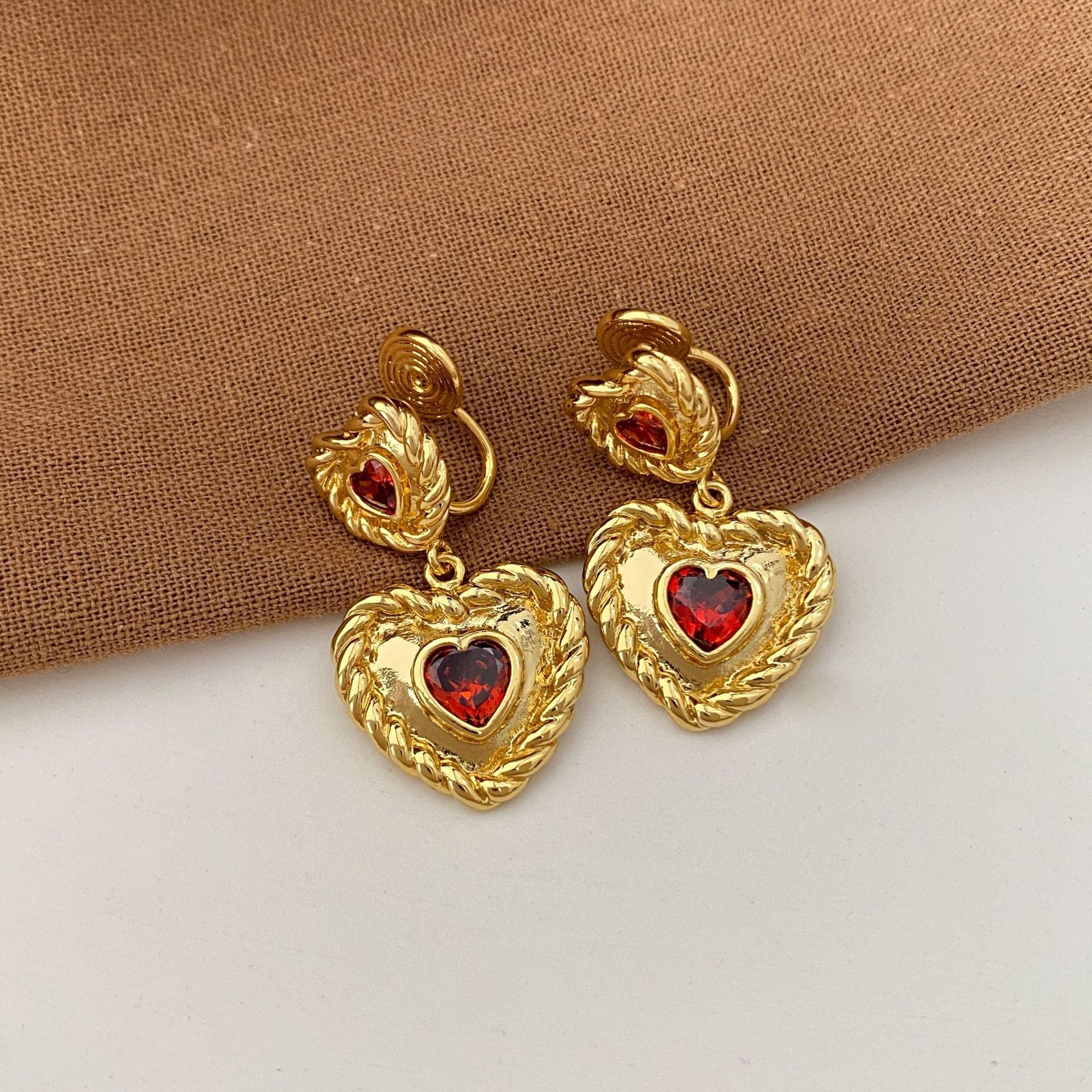 Versatile Earrings With A Sense Of Premium And Light Luxury