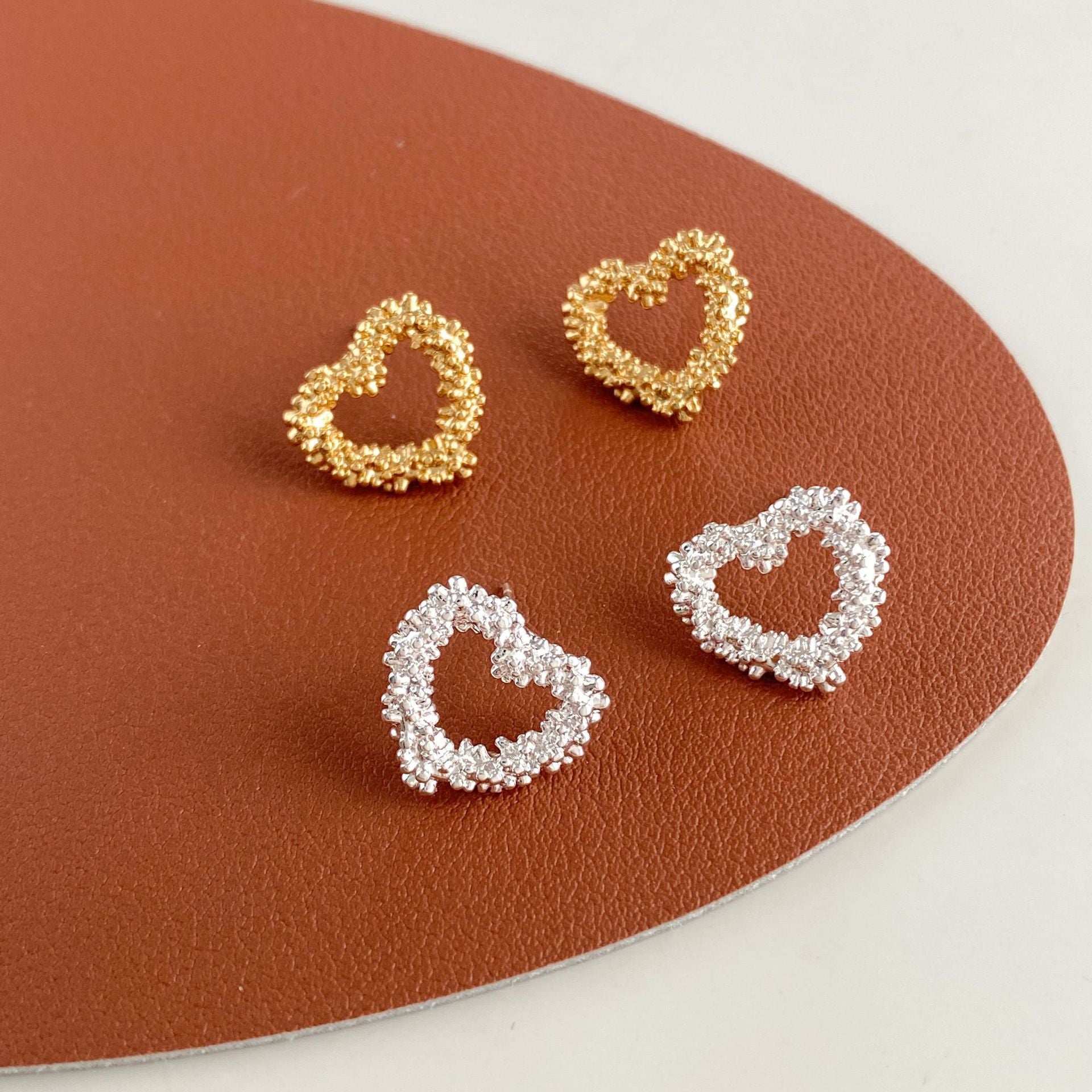 High-end Minimalist Versatile Hollow-out Luxury Earrings